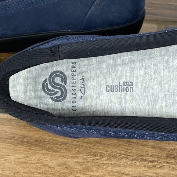 Clarks Ayla Low Womens Size 9 Shoes Navy Cloudsteppers Casual Comfort Slip On - Picture 10 of 13